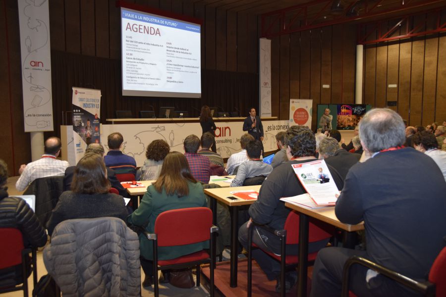 Directivos de más de 60 empresas analizan en Navarra los retos de la Industria 4.0
