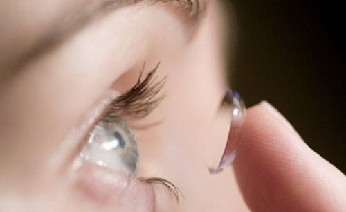 Lentes de contacto reconvertidas en pantalla de ordenador