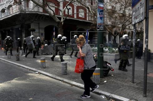 Acreedores se marchan de Atenas para regresar el 2 de abril