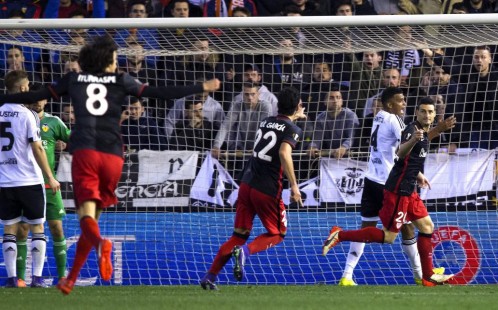 2-1. Un polémico gol clasifica al Athletic y tumba al Valencia