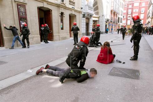 Tres imputados por desórdenes públicos en las protestas contra la LOMCE el pasado 27 de marzo
