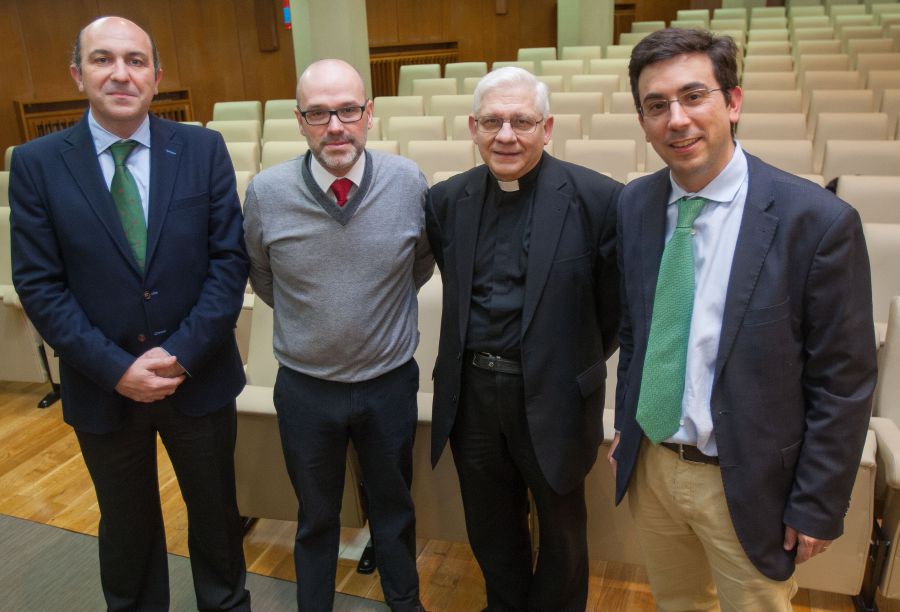 El decano de la Facultad de Económicas ahonda en las implicaciones de ‘Laudato si’