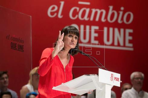 La Secretaria de Ciencia del PSOE pide a Iglesias pensar en la gente y no en sillones