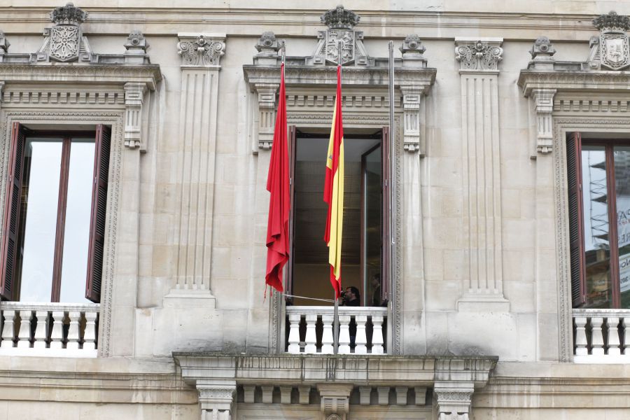 El Parlamento foral acuerda que vuelva a ondear la bandera europea en la sede de la Cámara