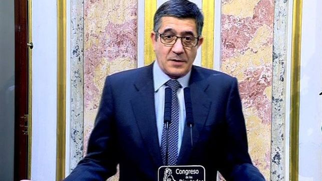 Patxi López se reúne hoy con Ayllón para intentar evitar una 