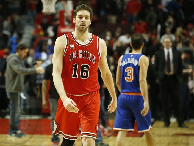 107-115. Porzingis y Calderón amargaron la noche a Mirotic y Pau Gasol