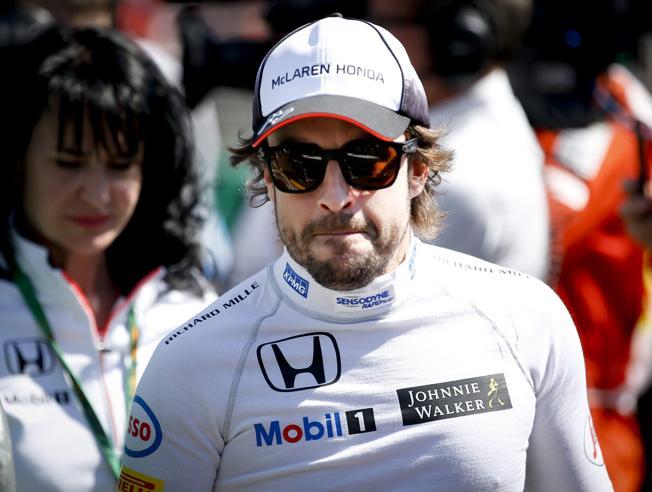 Fernando Alonso anuncia que en 2018 seguirá en el equipo McLaren