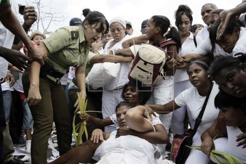 Liberados varios disidentes cubanos arrestados tras la marcha de las Damas de Blanco