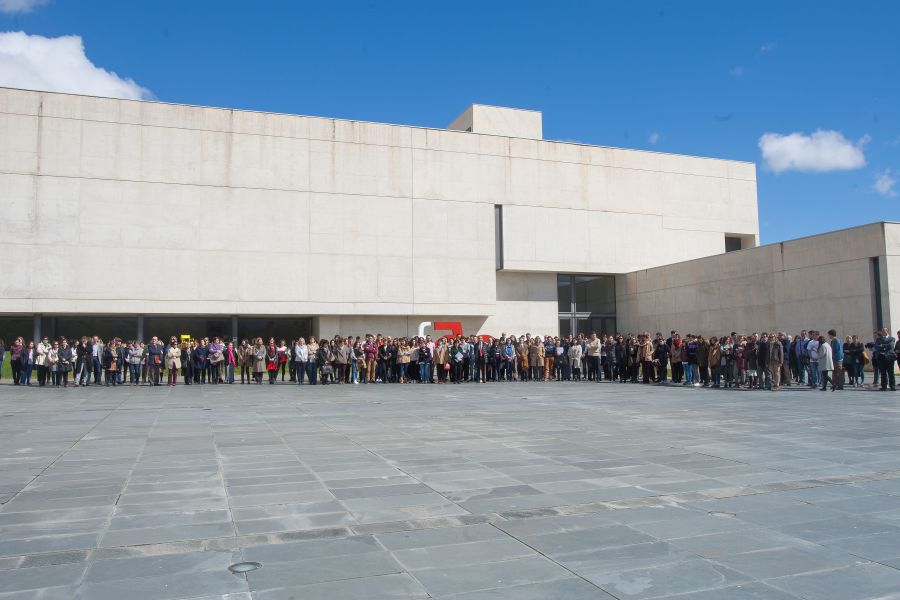 Concentración silenciosa en la Universidad de Navarra en solidaridad con las estudiantes fallecidas en el accidente en Tarragona