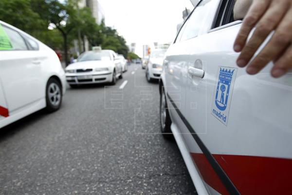 Uber reinicia su actividad en Madrid tras su cese por orden judicial en 2014