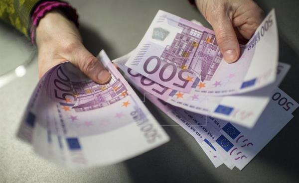 La UE insta a España a no criminalizar las remesas por sospechas de blanqueo