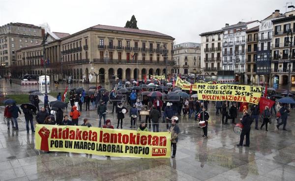 Una manifestación pide que el cambio institucional en Navarra llegue al ámbito laboral