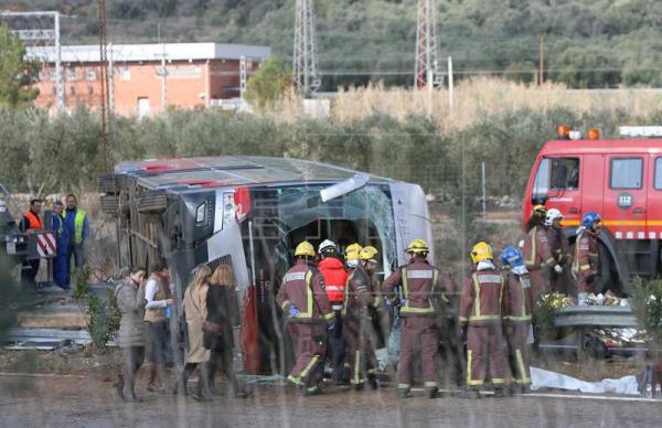 El Rey llama a Puigdemont para expresar sus condolencias y ofrecer su apoyo