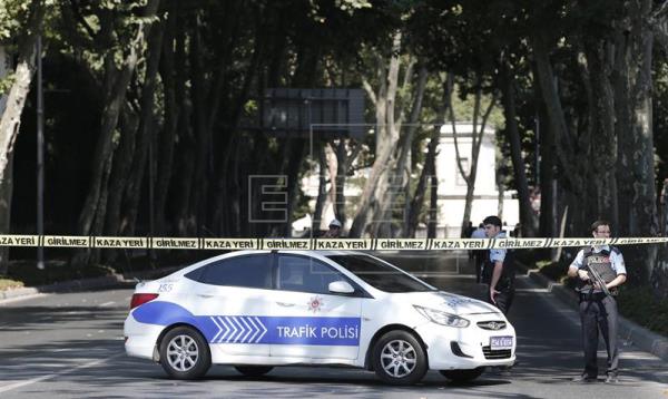 Tres gendarmes turcos muertos y 24 heridos en un ataque de la guerrilla kurda