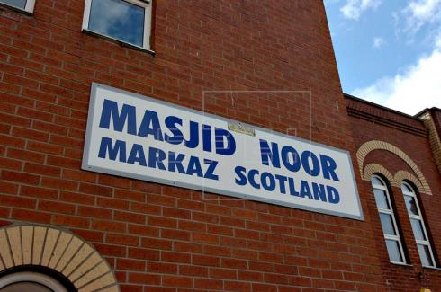 El imán de la mayor mezquita escocesa elogia al extremista muerto en Pakistán