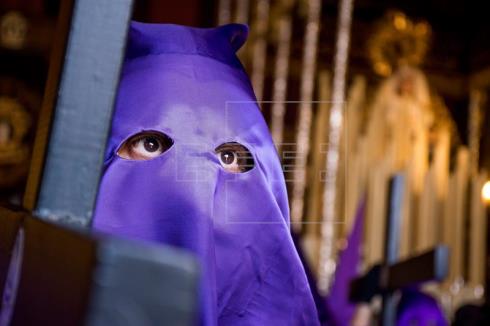Semana Santa 2016: La procesión de Jueves Santo con 'La Madrugá' vuelve a las calles de Sevilla