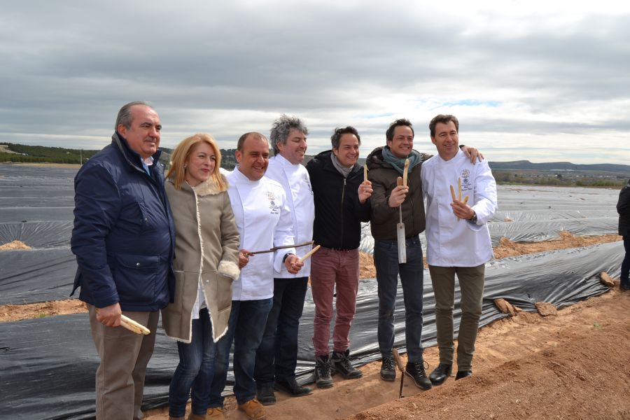 Homenaje a los Hermanos Torres en la Cata del 1º Espárrago de Navarra