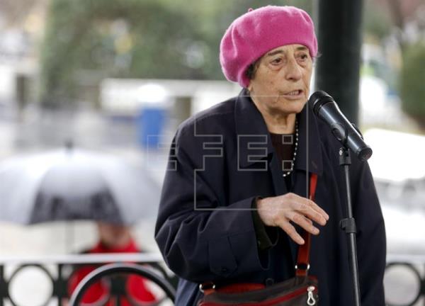 La poesía pasea por San Sebastián de la mano de la artista Esther Ferrer