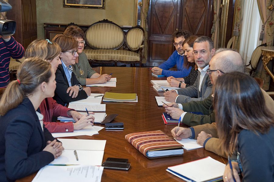 Navarra y Asturias comparten experiencias de inclusión, renta básica y atención social