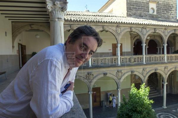 García Montero quiere que los niños aprendan poesía