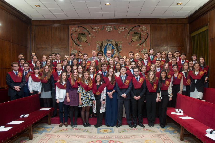 Becas Alumni celebran de la Universidad de Navarra concede 306 becas