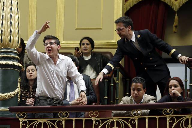 ​El Congreso pide que se libere a los presos políticos en Venezuela sin el apoyo de Podemos