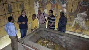 Sarcófago de Tutankamón, en la cámara mortuoria.