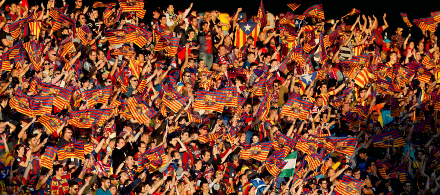 Silbidos al himno replicados con cánticos en la final de Copa