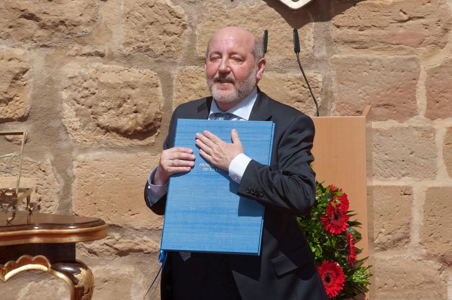 Premio Príncipe de Viana 2016.- Aranguren: 