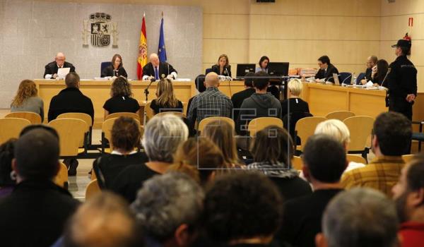 Ocho acusados de Ekin eluden la prisión al renunciar a la violencia