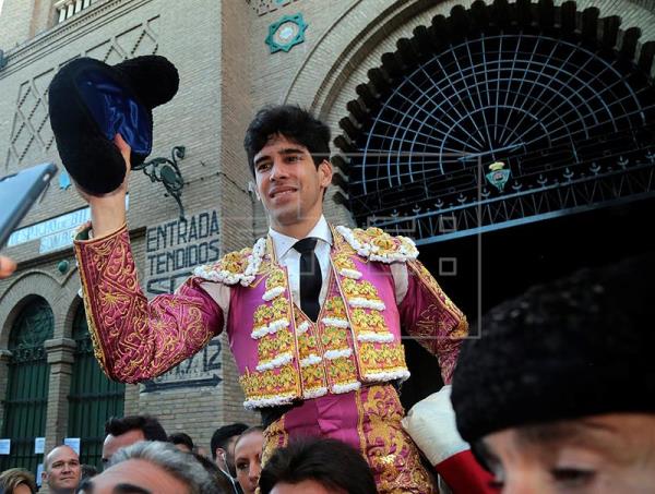 Puerta Grande para López Simón en la cuarta del Corpus de Granada