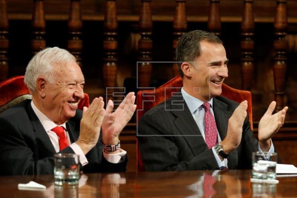 El Rey agradece a Forges su humor incisivo porque da «esperanza y confianza»