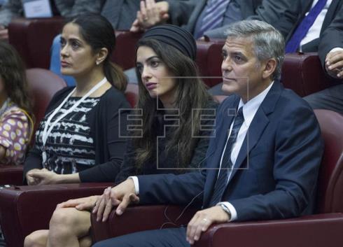 Clooney, Gere y Hayek participan en un congreso sobre educación en el Vaticano