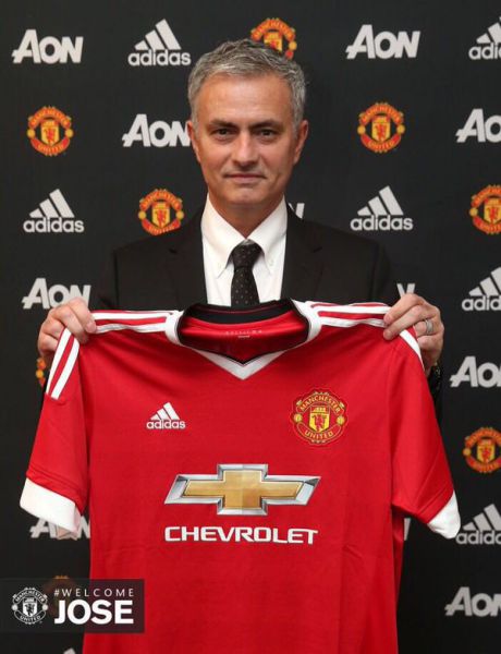 El Manchester United hace oficial el fichaje de Mourinho