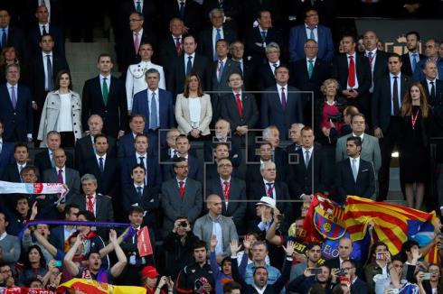 Los líderes políticos felicitan al F.C. Barcelona por ganar la 28 Copa del Rey