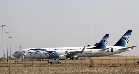 Los equipos de rescate localizan los restos del avión de Egyptair en el sureste de Creta