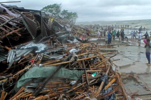 Al menos 21 muertos y 500.000 evacuados por el ciclón «Roanu» en Bangladesh