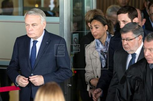 París pide evitar conjeturas hasta no tener información fiable sobre el avión de Egyptair