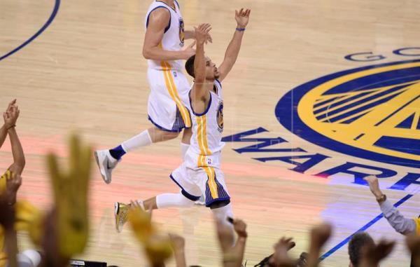 Los Warriors, con los Splash Brothers, están en las finales; ventaja de Raptors
