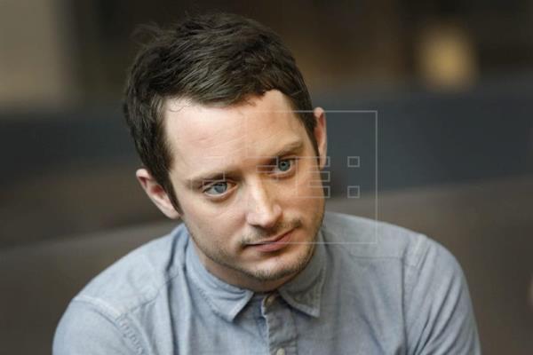 El actor Elijah Wood denuncia abusos a menores en Hollywood