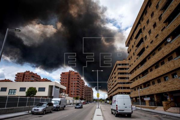 Baja la gravedad del incendio de Seseña y los vecinos pueden volver a su casa