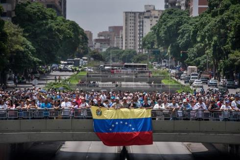 La fuga de Ledezma sacude a una Venezuela pendiente del diálogo