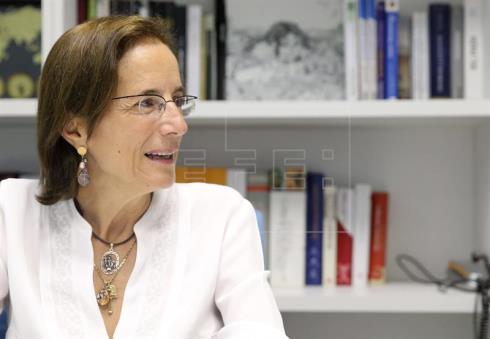 Santos dice que no hay información de un posible secuestro de la periodista española, Salud Hernández Mora