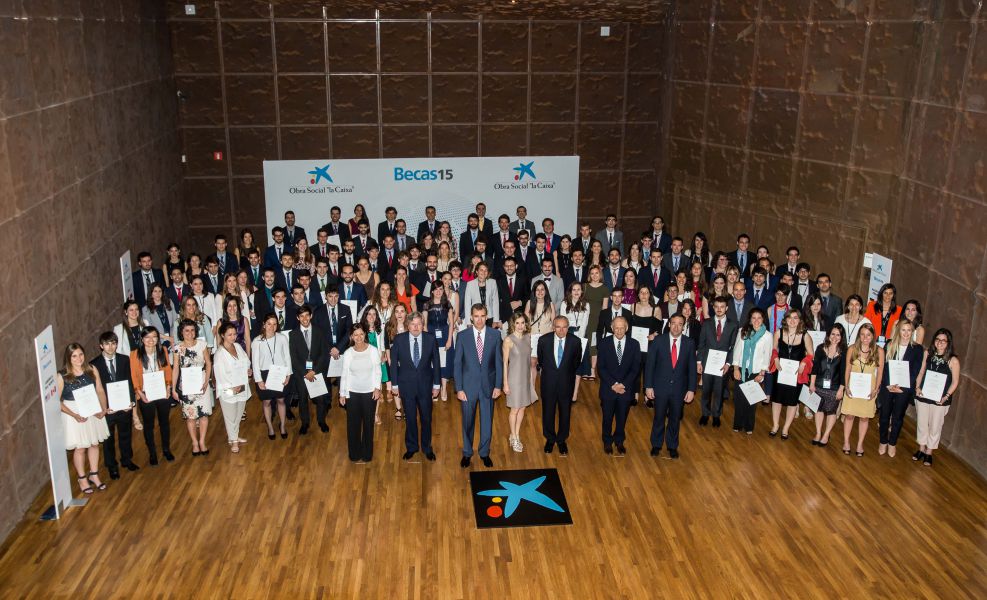 Tres estudiantes de Navarra reciben una beca ”la Caixa” para posgrado en el extranjero