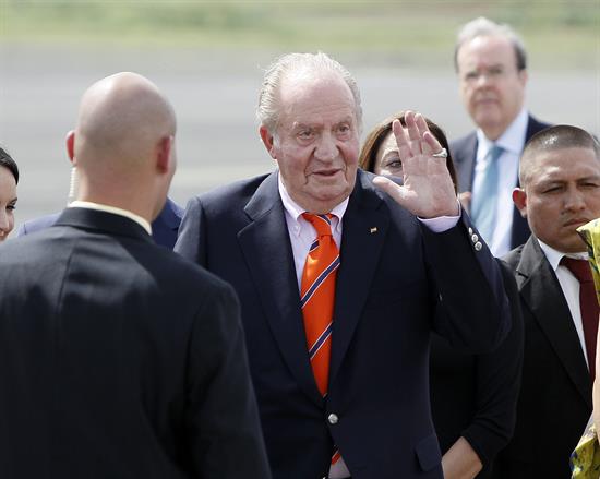 El rey Juan Carlos llega a Panamá para la inauguración del canal ampliado