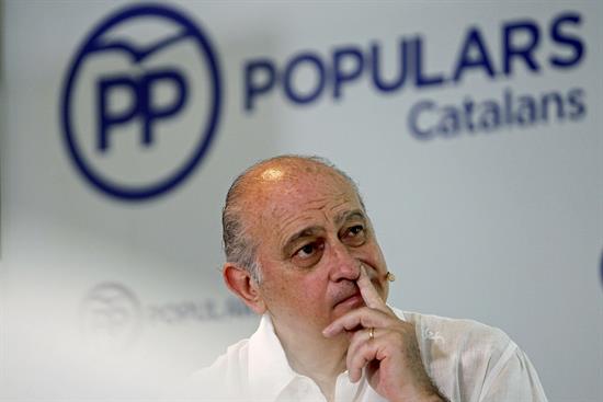 Público entrega a la Fiscalía las grabaciones de Fernández Díaz y De Alfonso