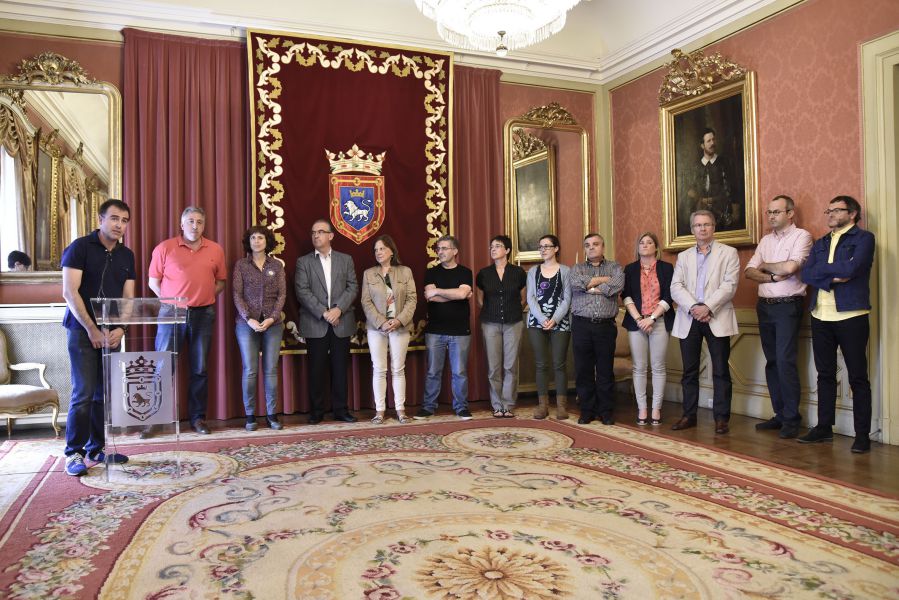 Todos los grupos políticos del Ayuntamiento de Pamplona celebran el 'Día del Orgullo Gay'