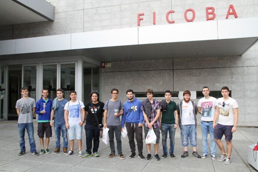 Estudiantes de la UPNA participan en una competición de diseño de robots de mini-sumo