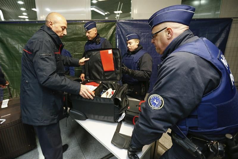 Desalojada la estación de tren de Midi de Bruselas por un paquete sospechoso