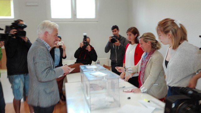 Fernández (PSN) pide a los ciudadanos que mediten su voto